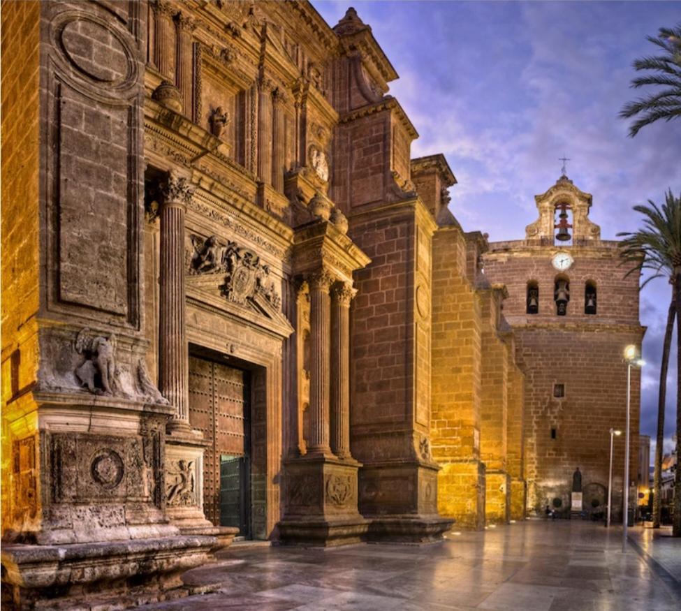Apartment Piso Museo Del Realismo - Catedral - Alcazaba Con Parking Gratis - Super Wifi *